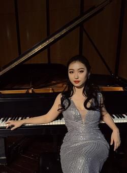 Momo Yaxuan Li